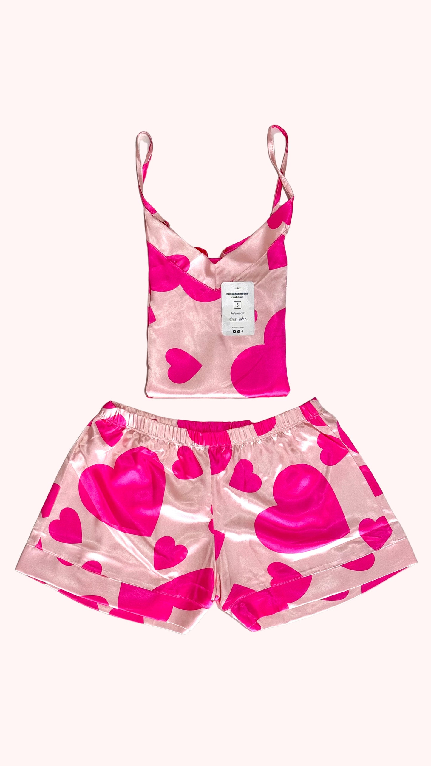 Pijama en Satin Estampada Fucsia Corazones